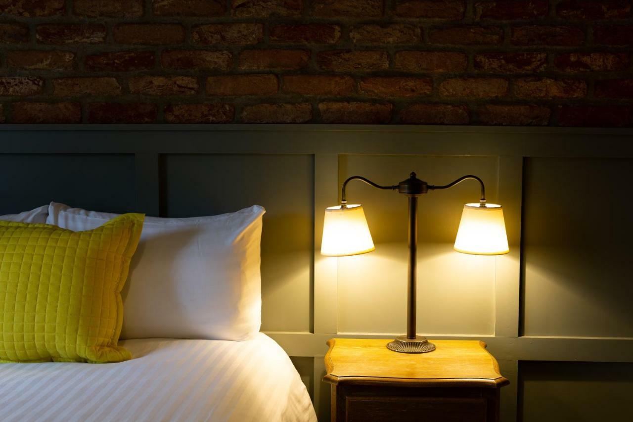 هوك The Poacher Inn الغرفة الصورة