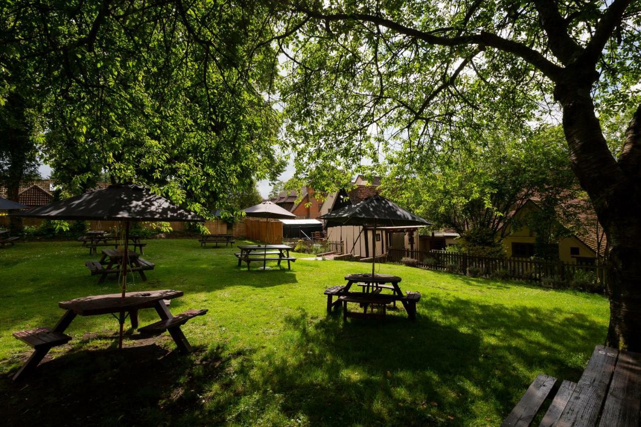 هوك The Poacher Inn المظهر الخارجي الصورة